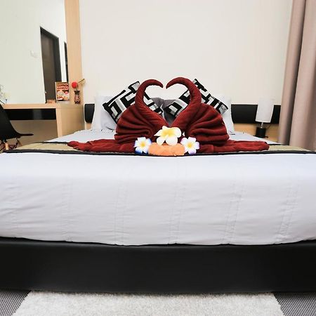 Mlh Deluxe Studio Suites @ Landmark Residence 체라스 외부 사진