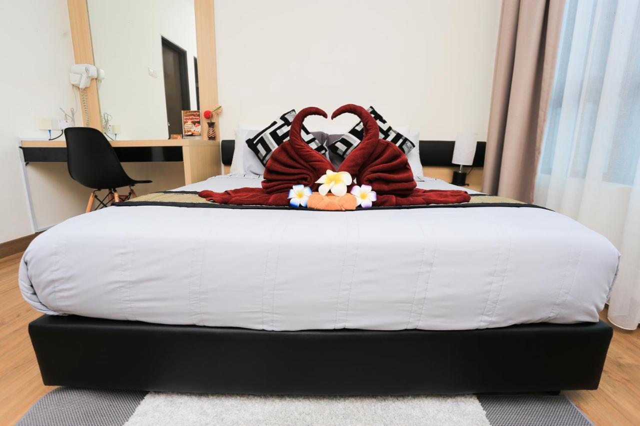 Mlh Deluxe Studio Suites @ Landmark Residence 체라스 외부 사진