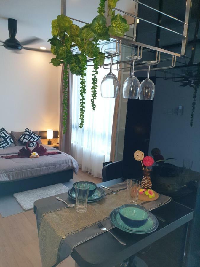 Mlh Deluxe Studio Suites @ Landmark Residence 체라스 외부 사진
