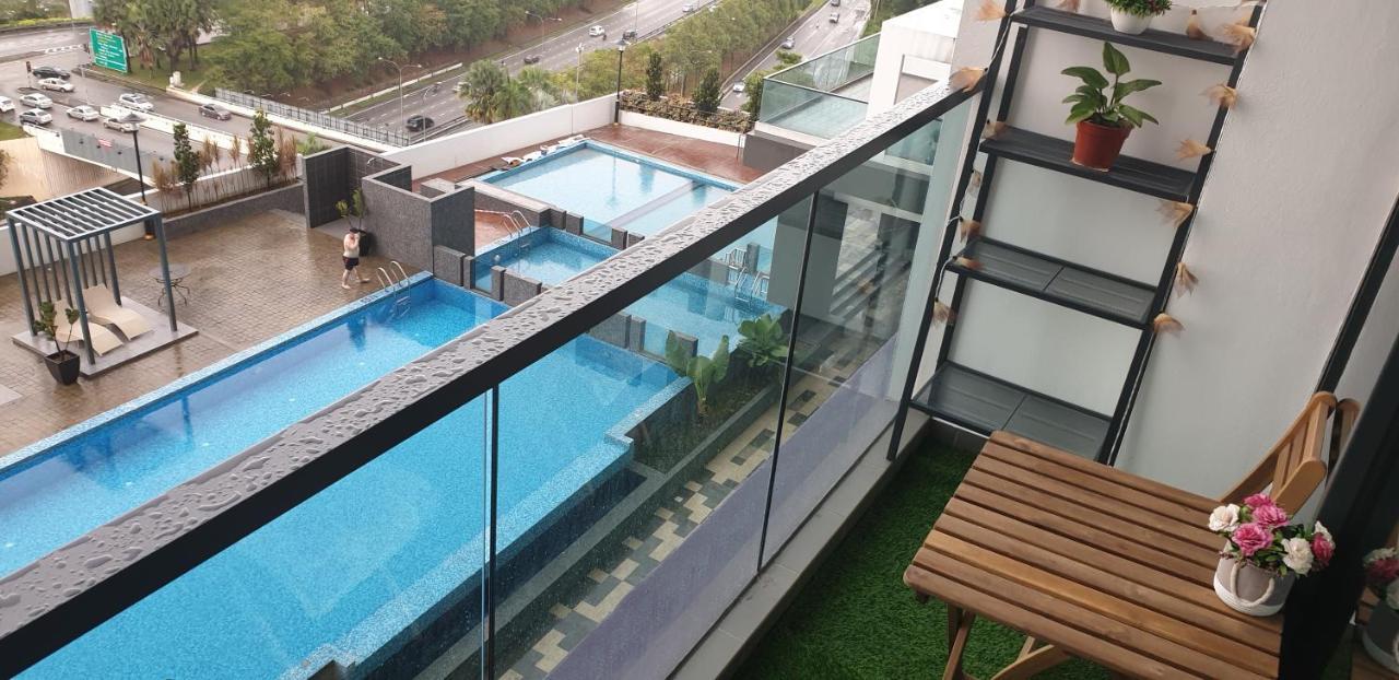 Mlh Deluxe Studio Suites @ Landmark Residence 체라스 외부 사진